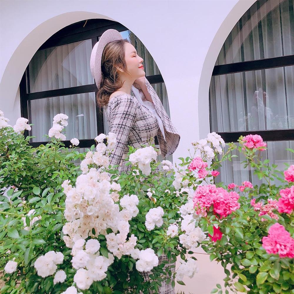 Chỉ là đi dự sự kiện thôi mà Lan Khuê và ông xã tương lai cũng hào hứng đến lạ-8