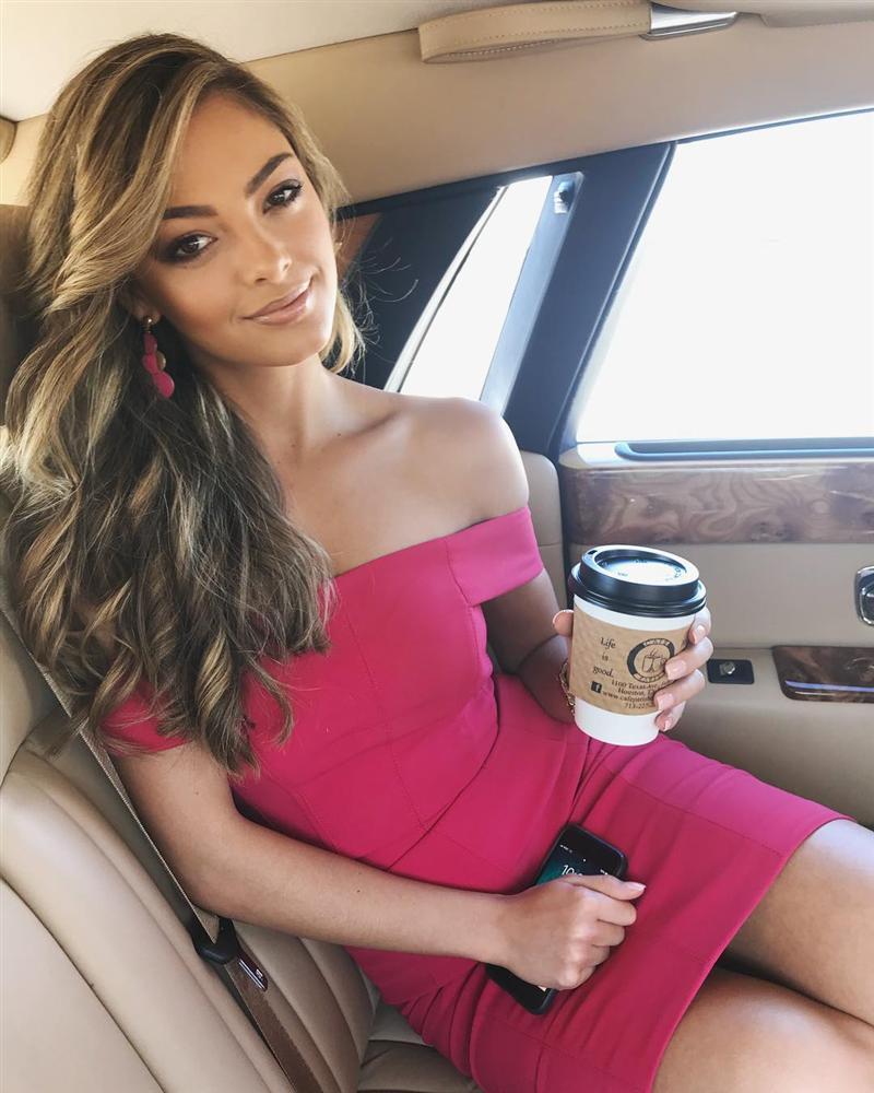 Nhan sắc khuynh thành của đại mỹ nhân vừa thắng giải Hoa hậu của các hoa hậu 2017-11