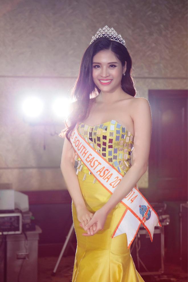 Đoạt vương miện nhưng tên chẳng ai biết, Đỗ Thị Thanh Huyền bị nghi ngờ thi chui Hoa hậu Phụ nữ Á Đông 2018-11