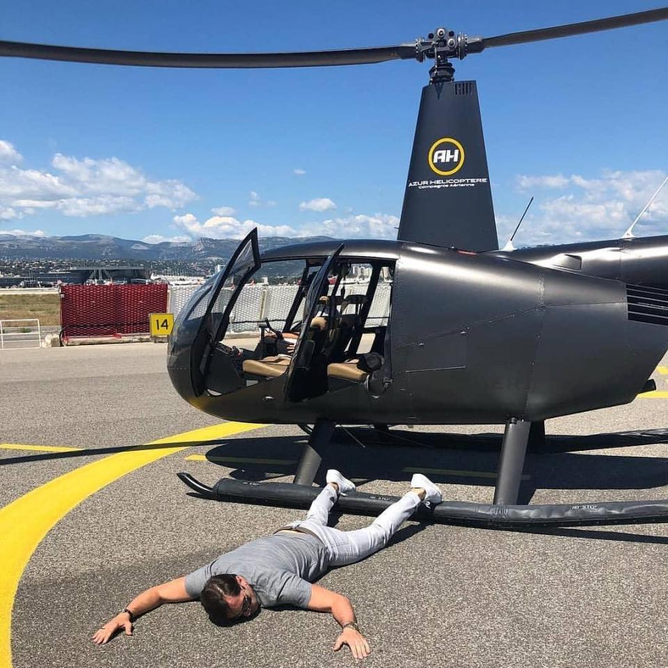 Hội con nhà giàu tích cực lăng xê mốt chụp ảnh ngã sấp mặt khiến dân tình cười muốn xỉu-5