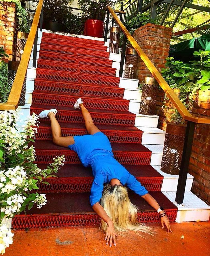 Hội con nhà giàu tích cực lăng xê mốt chụp ảnh ngã sấp mặt khiến dân tình cười muốn xỉu-9