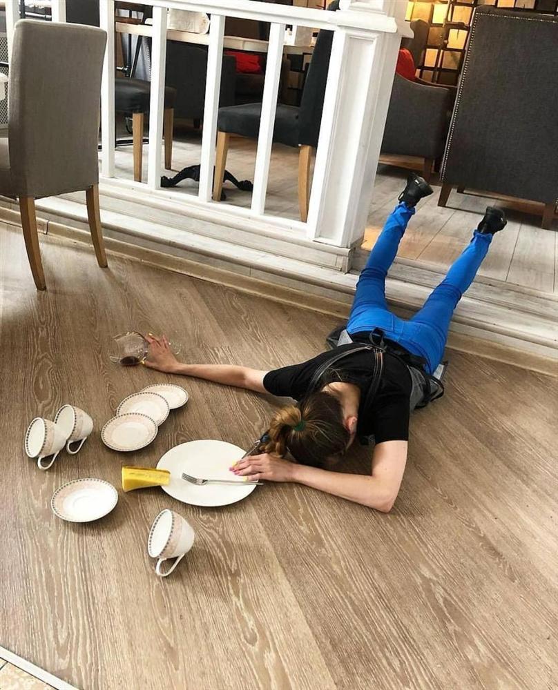 Hội con nhà giàu tích cực lăng xê mốt chụp ảnh ngã sấp mặt khiến dân tình cười muốn xỉu-14