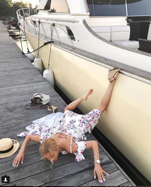 Hội con nhà giàu tích cực lăng xê mốt chụp ảnh ngã sấp mặt khiến dân tình cười muốn xỉu-1