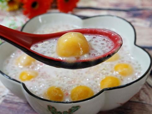 Nấu chè khoai lang dẻo trân châu bột báng ngon ngất ngây