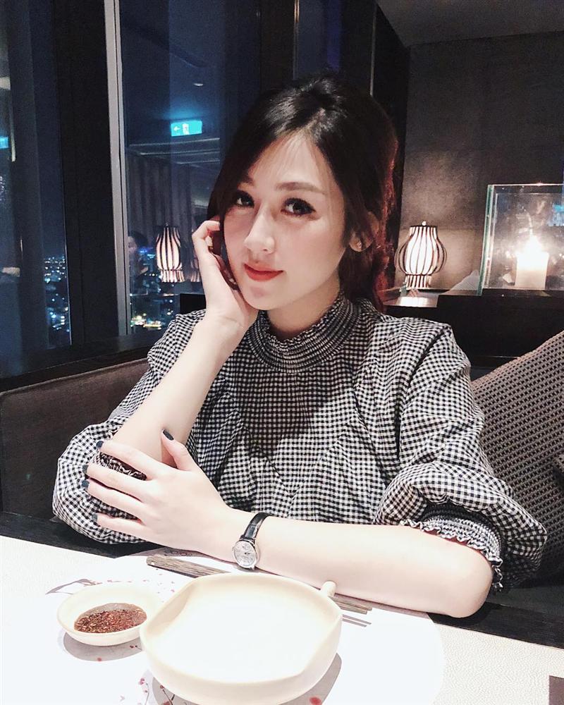 Á hậu Tú Anh thừa nhận: Từ ngày lấy chồng xong tôi hiền thật đấy-1