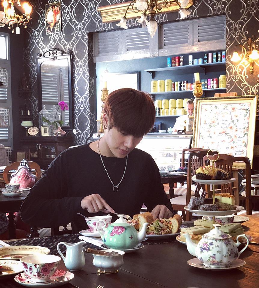 Mỹ nhân phim Quỳnh búp bê khoe nhan sắc mặt học sinh thân hình phụ huynh-7