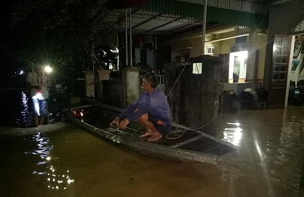 Chạy lũ xuyên đêm, 5 người chết ở Nghệ An-2