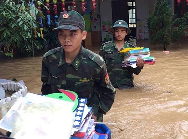 Chạy lũ xuyên đêm, 5 người chết ở Nghệ An-8