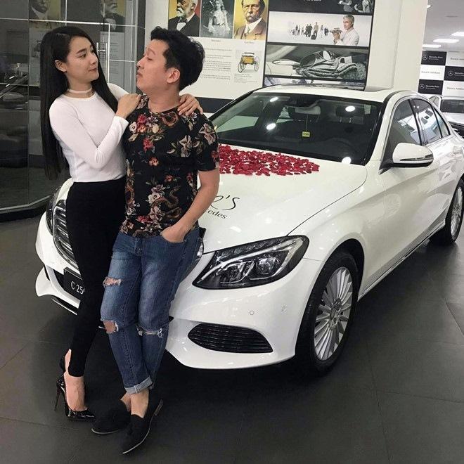 Đâu chỉ có Mai Phương Thúy tặng quà sinh nhật tiền tỷ cho Đỗ Mỹ Linh, nhiều sao Việt chịu chơi không kém khi khoe hàng tặng giá khủng-8