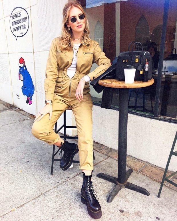 Ngả mũ trước tài mặc gì đẹp nấy của bà mẹ blogger hot nhất thế giới-1