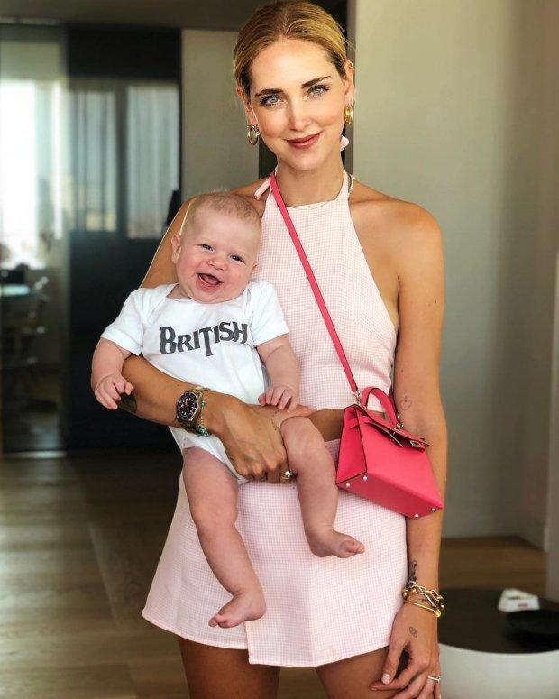 Ngả mũ trước tài mặc gì đẹp nấy của bà mẹ blogger hot nhất thế giới-9