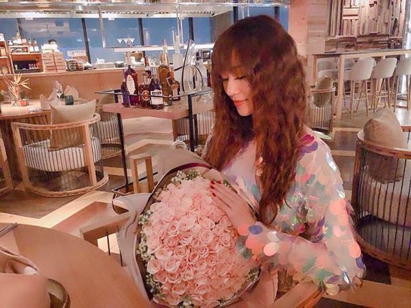 Kiểu áo vẩy cá lấp lánh được các người đẹp Vbiz diện tới tấp-4