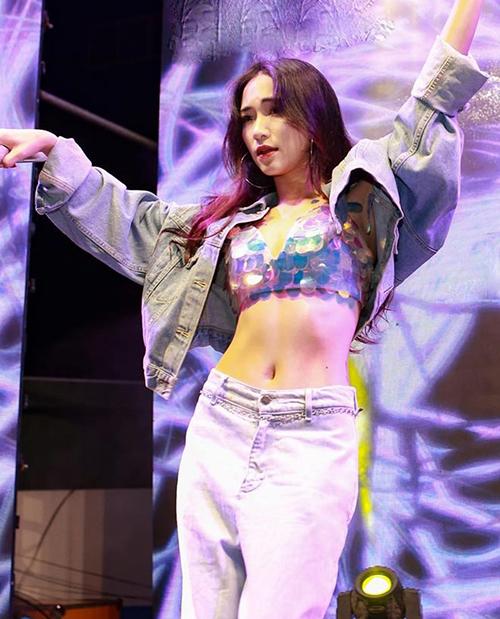 Kiểu áo vẩy cá lấp lánh được các người đẹp Vbiz diện tới tấp-10