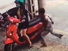 Có những ngày nhìn cái gì cũng thấy khó ở Có những ngày nhìn cái gì cũng thấy khó ở