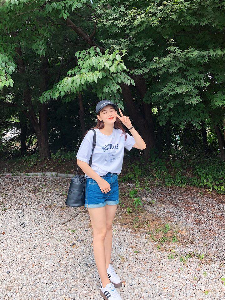 Mừng lấy lại Facebook sau thời gian đóng cửa, gái 2 con Huyền Baby khoe triệt để vòng 3 cực gợi cảm-5