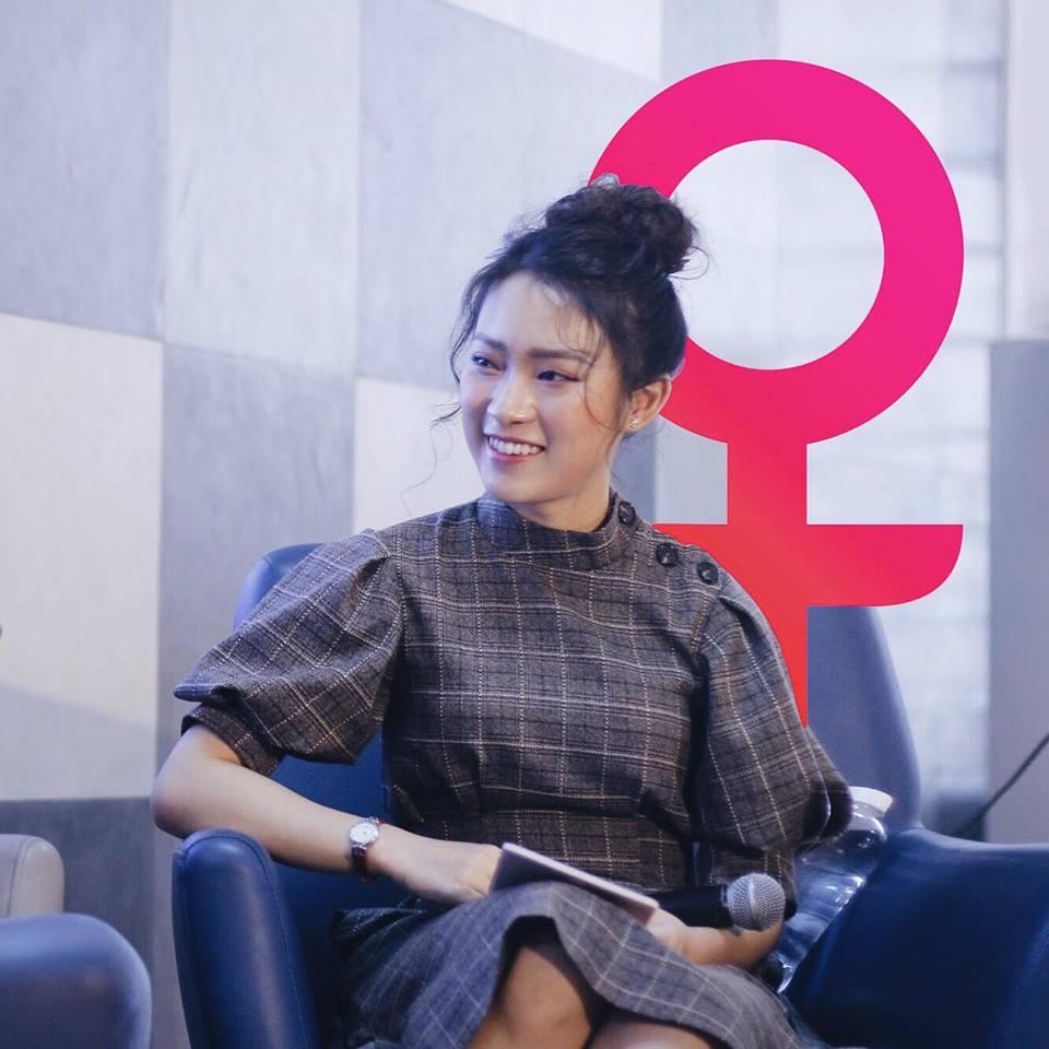 Mừng lấy lại Facebook sau thời gian đóng cửa, gái 2 con Huyền Baby khoe triệt để vòng 3 cực gợi cảm-8