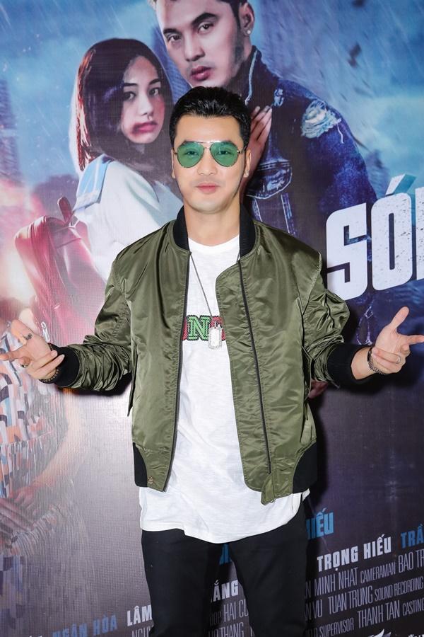 Vợ chồng Ưng Hoàng Phúc chăm sóc nhau nhiệt tình dù ở bất cứ nơi đâu-1