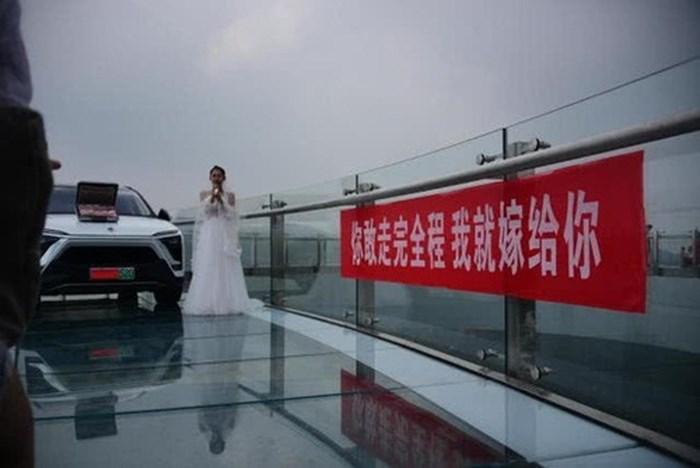 Thách thức bạn trai quá đà, cô gái nhận cái kết đắng-1