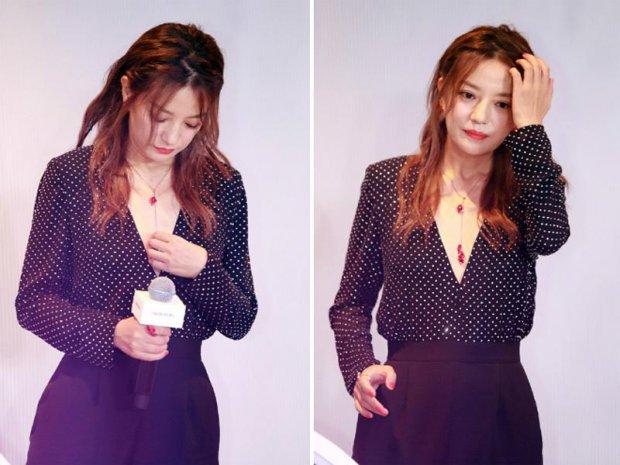 Giảm cân thành công nhưng Triệu Vy lại luống cuống khi mặc áo hở vì vòng 1 đã bốc hơi-1