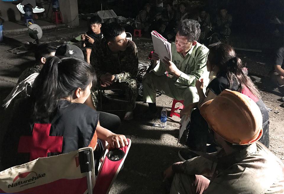 Hậu trường Hậu duệ mặt trời: Khả Ngân khoe lưng trần cháy sạm-8