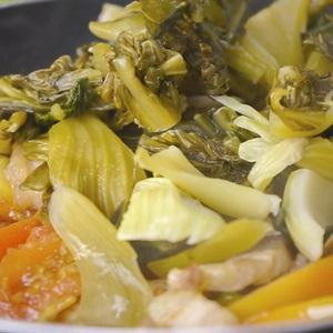 Công thức đặc biệt ngon cho món cá chép om dưa ngày mát trời-3