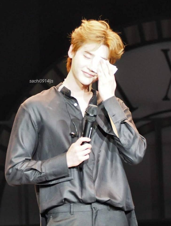 Mỹ nam Pinocchio Lee Jong Suk cứng là thế mà vẫn khóc nức nở trước ngày nhập ngũ-4