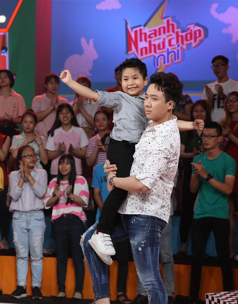 Xuất sắc lội ngược dòng ẵm 10 triệu tiền thưởng, cậu bé 7 tuổi khiến Trấn Thành - Anh Đức phải ngả mũ bái phục-1