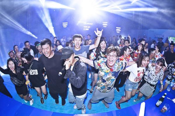 Tuborg Republic of Fun- đại tiệc bãi biển giữa lòng Hà Nội-1