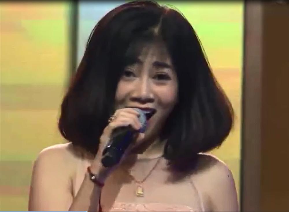 1 tuần trước khi nhập viện cấp cứu, Mai Phương đã lộ rõ vẻ hốc hác khi xuất hiện trên sóng truyền hình-2