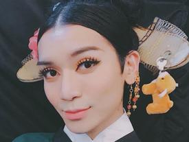 Không nằm ngoài thời cuộc giữa cơn sốt 'Diên Hi Công Lược', BB Trần bắt chước các chủ tử hậu cung lên đồ cực lầy Không nằm ngoài thời cuộc giữa cơn sốt 'Diên Hi Công Lược', BB Trần bắt chước các chủ tử hậu cung lên đồ cực lầy