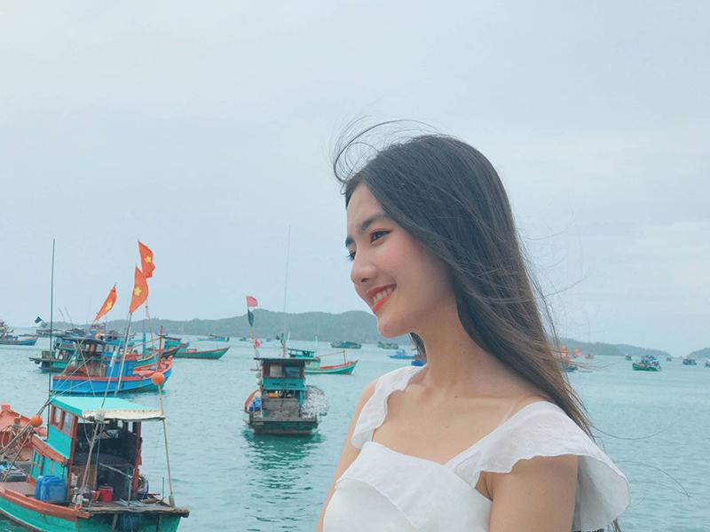 Thiếu nữ An Giang nổi tiếng với những bức ảnh góc nghiêng chụp bằng điện thoại-2