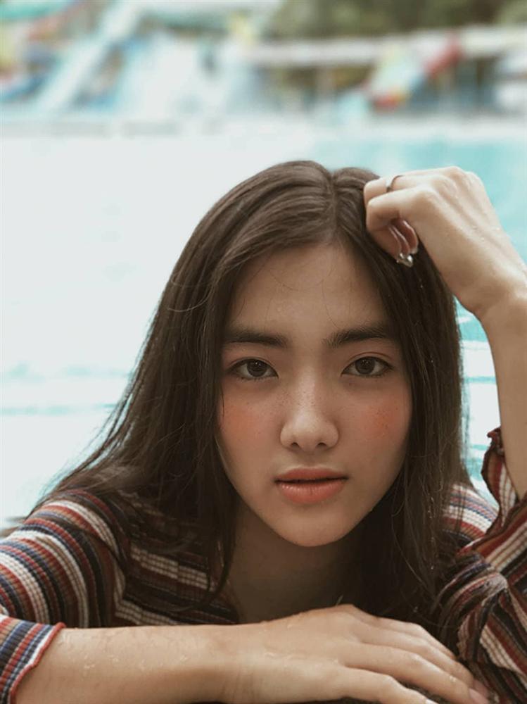 Thiếu nữ An Giang nổi tiếng với những bức ảnh góc nghiêng chụp bằng điện thoại-5