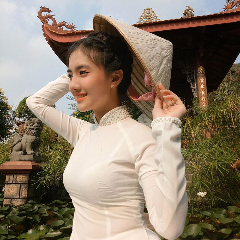 Thiếu nữ An Giang nổi tiếng với những bức ảnh góc nghiêng chụp bằng điện thoại-7