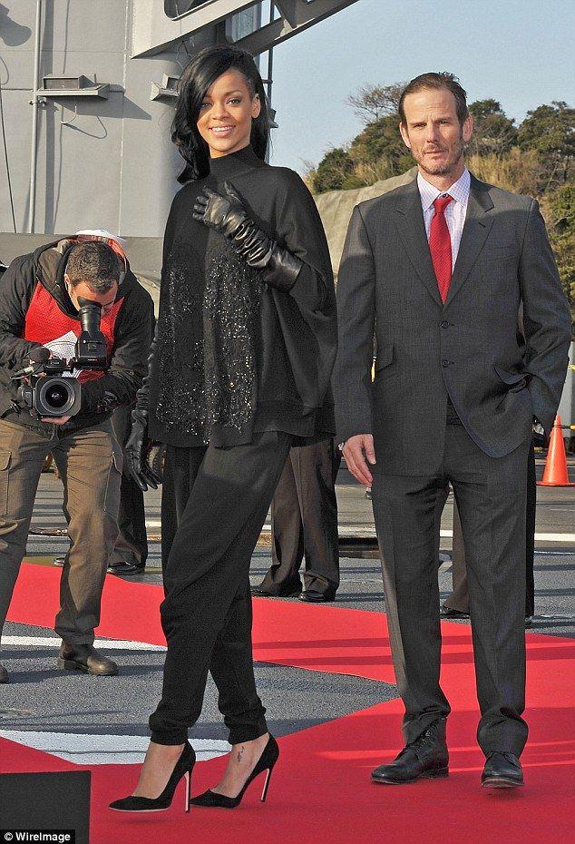 Phim tài liệu về Rihanna sẽ rất trần trụi-1