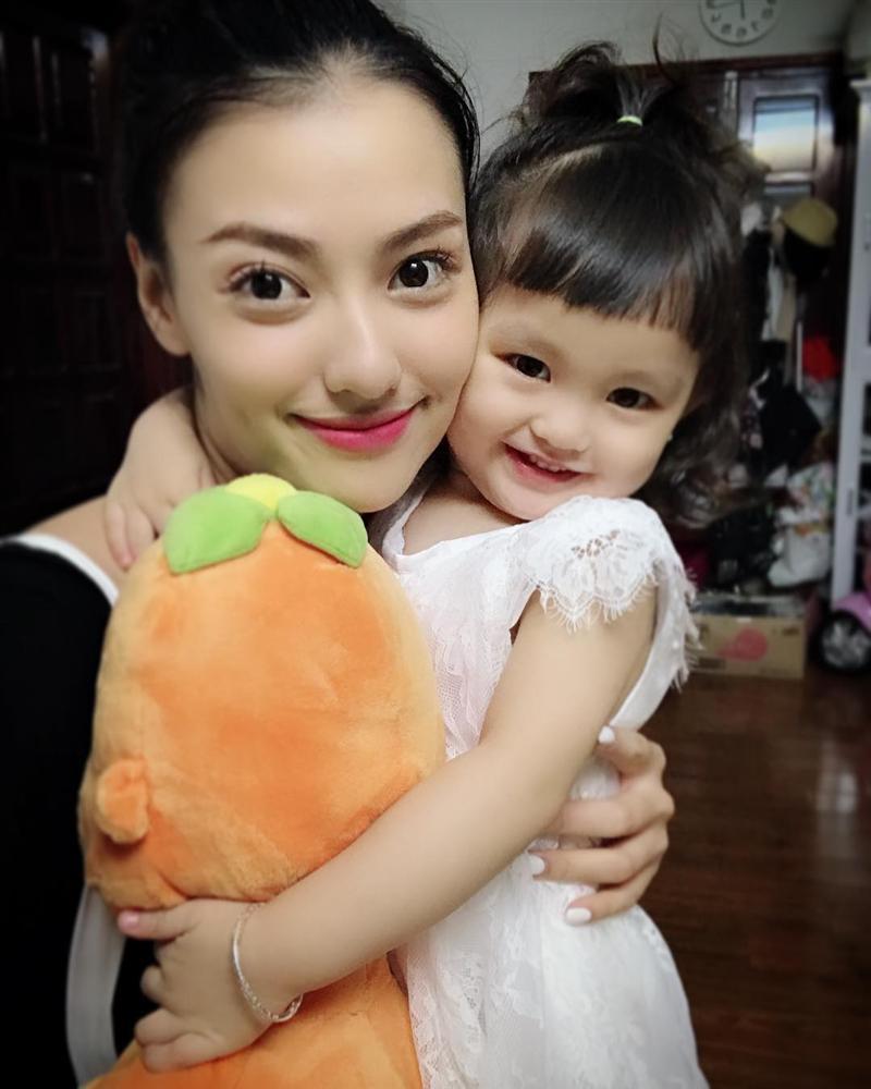 Angela Phương Trinh ra Hà Nội chỉ để ăn bữa trưa ngay trên giường-5