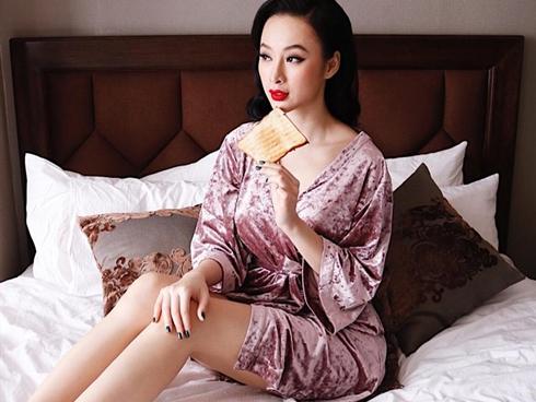 Angela Phương Trinh ra Hà Nội chỉ để ăn bữa trưa ngay trên giường