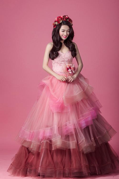 Ngắm Nhã Phương đẹp quên lối về trong những bộ váy cưới trước ngày theo Trường Giang về dinh-10