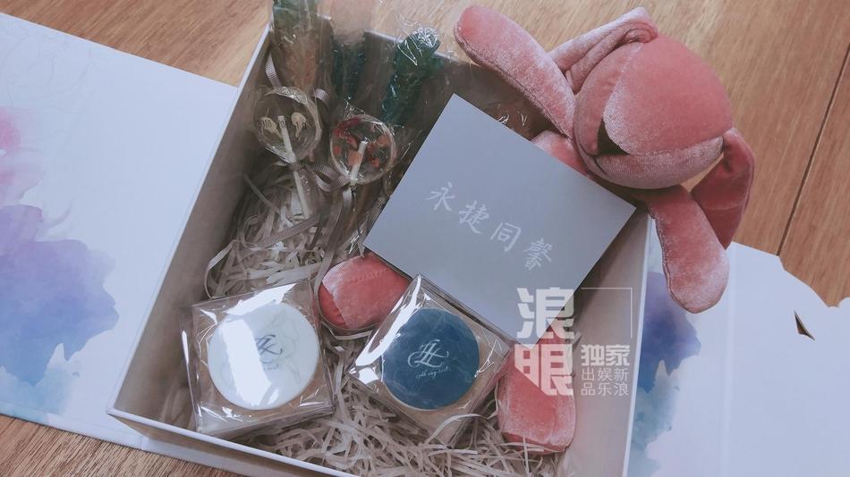 Lý Mạc Sầu Trương Hinh Dư tiết lộ địa điểm, thời gian đám cưới và cả hộp quà tặng khách tinh tế dễ thương-5