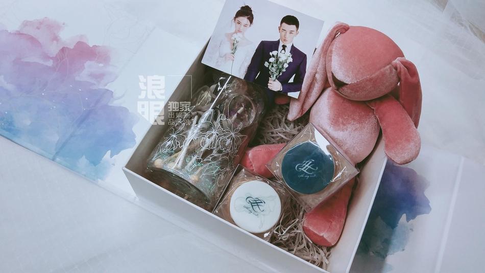 Lý Mạc Sầu Trương Hinh Dư tiết lộ địa điểm, thời gian đám cưới và cả hộp quà tặng khách tinh tế dễ thương-7