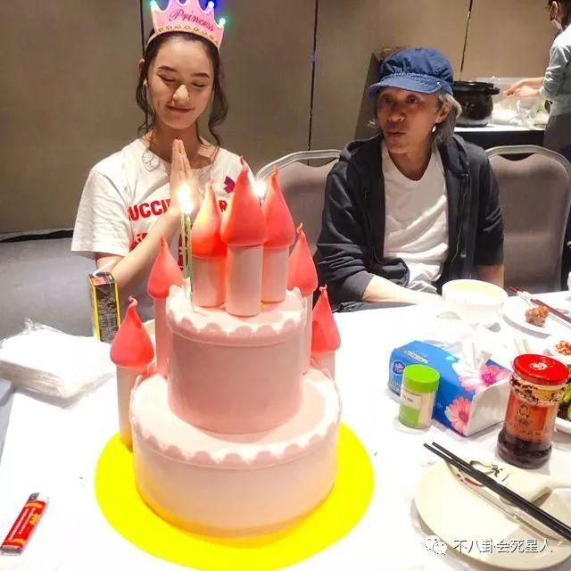 Hóa ra lý do khiến Châu Tinh Trì 56 tuổi mà tóc bạc trắng, hom hem như cụ già 70 là vì từng hiến tặng tủy xương-4