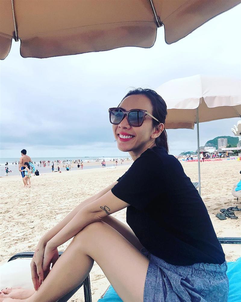 Từ sau khi phẫu thuật thẩm mỹ, hoa hậu hài Thu Trang ngày càng men mới lạ-10