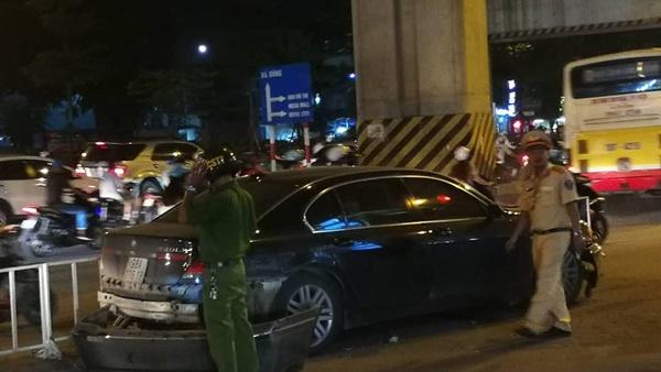 Nữ tài xế lái BMW đâm liên hoàn trên đường Hà Nội-4