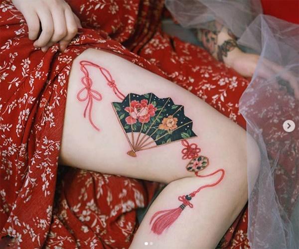 Phụ nữ Hàn đem cả vườn hoa lá lên ngực, đùi, hông...-4