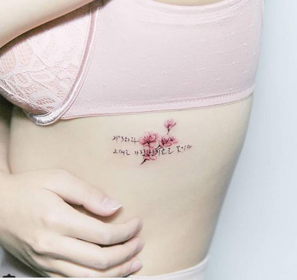 Phụ nữ Hàn đem cả vườn hoa lá lên ngực, đùi, hông...-11