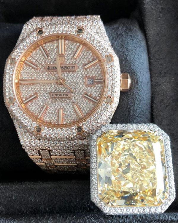 Mayweather khoe nhẫn, đồng hồ đính kín kim cương-1