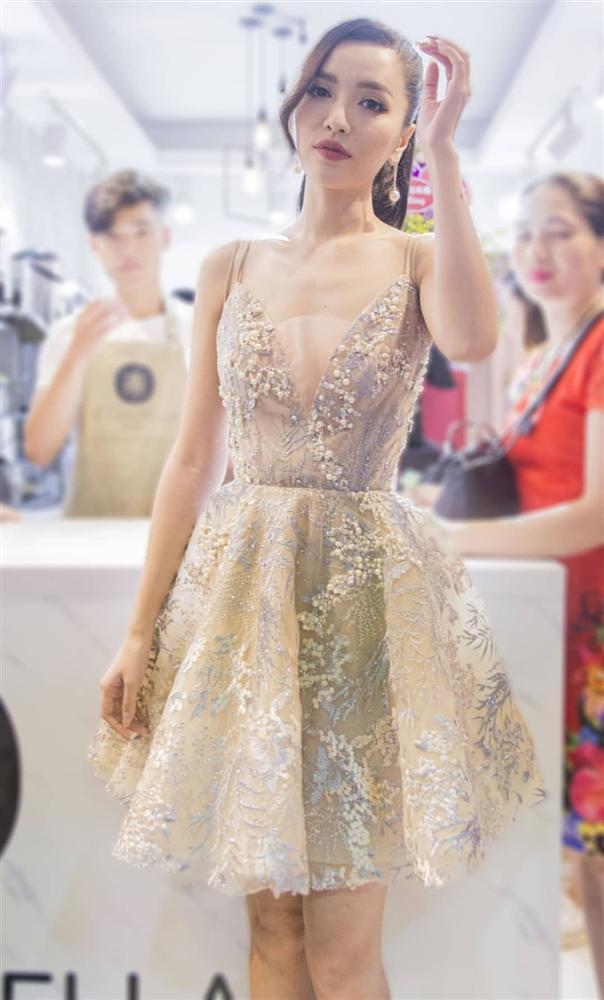 Đăng ảnh áo tắm lộ ngực phẳng mông lép, thánh lầy Bích Phương vẫn nhận mưa lời khen-4