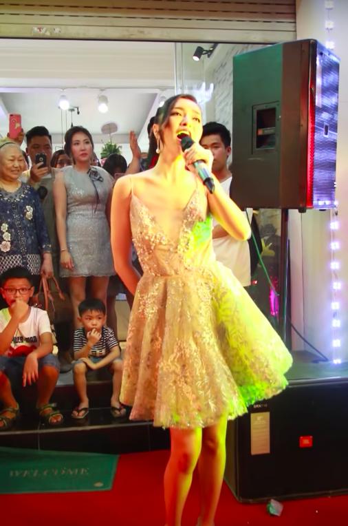 Đăng ảnh áo tắm lộ ngực phẳng mông lép, thánh lầy Bích Phương vẫn nhận mưa lời khen-5