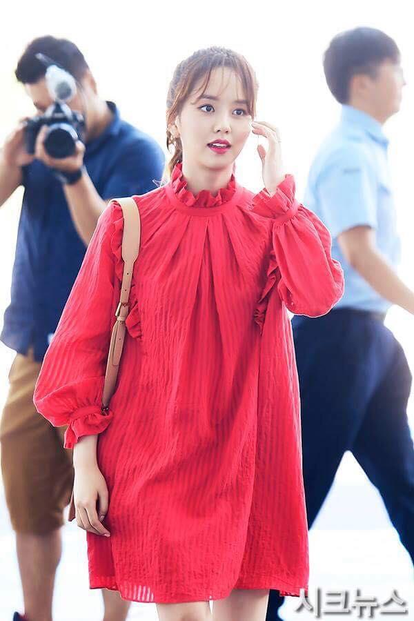 Sao nhí Mặt trăng ôm mặt trời càng trưởng thành càng xinh đẹp-5