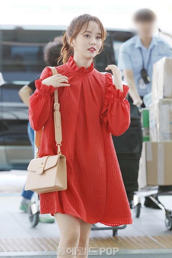 Sao nhí Mặt trăng ôm mặt trời càng trưởng thành càng xinh đẹp-6