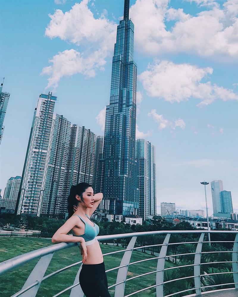 Khoe ảnh giường chiếu, Linh Chi ỡm ờ: Lưng trần này của ai?-2